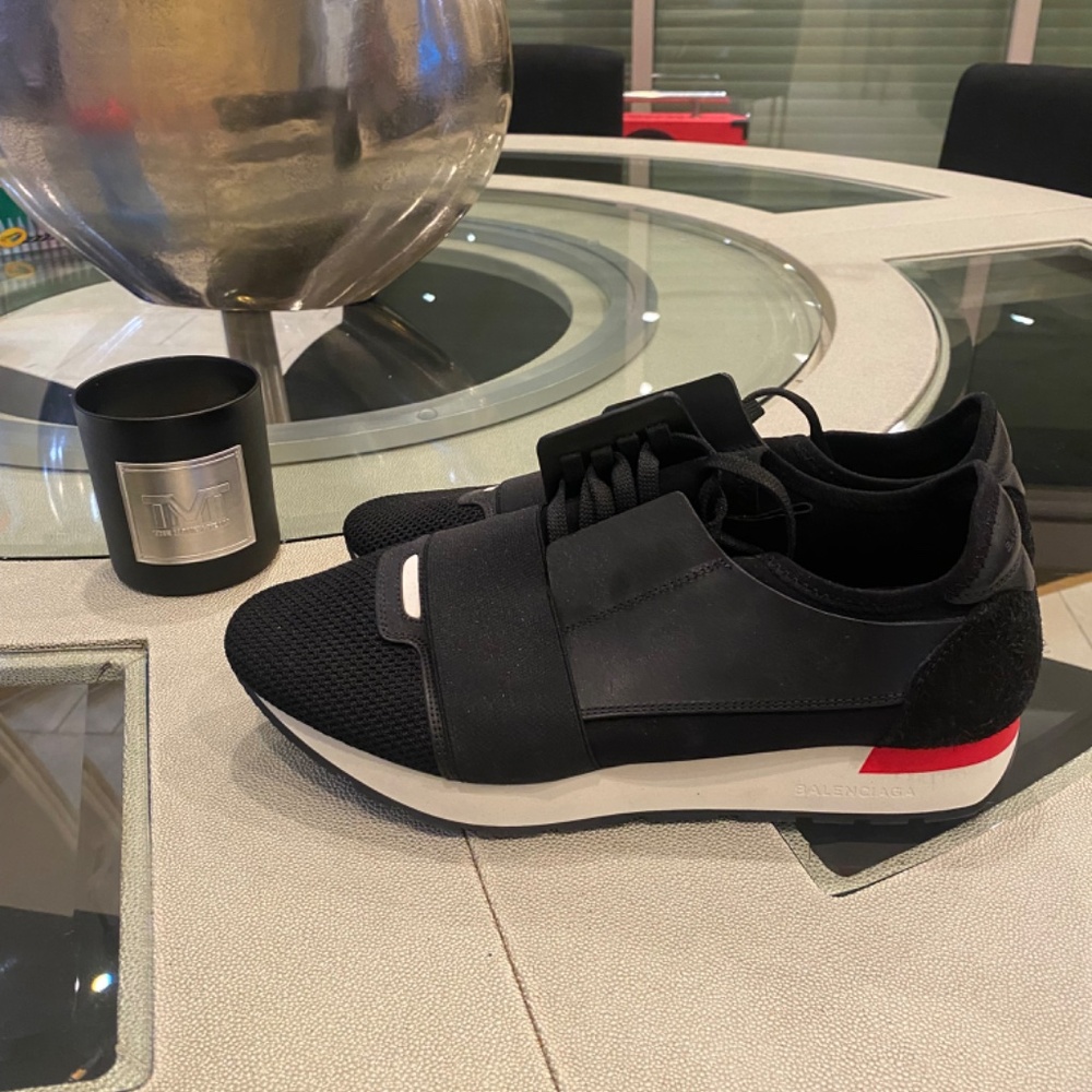 Shoes - Picture 4 of 4